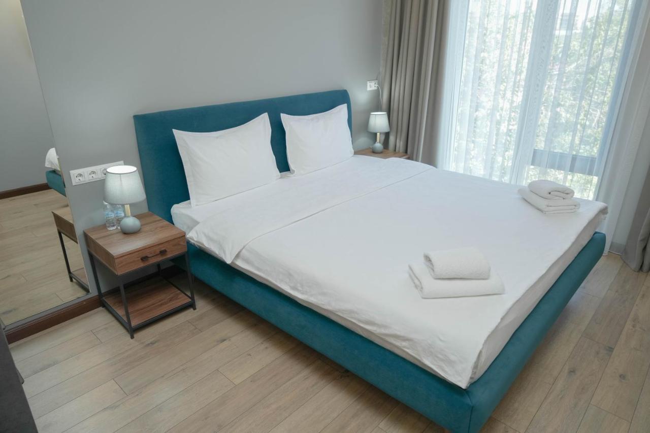 Gastello Hotel Бишкек Экстерьер фото