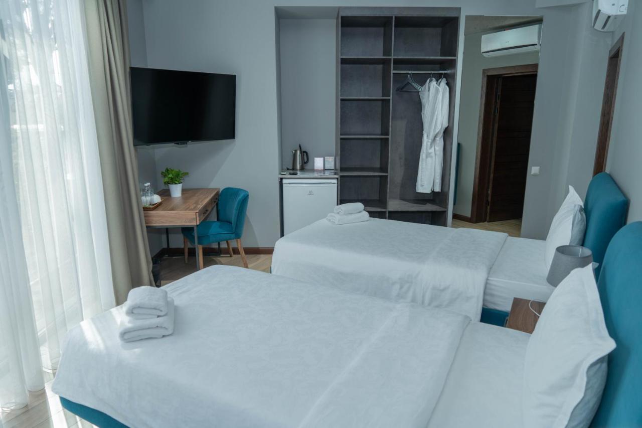 Gastello Hotel Бишкек Экстерьер фото