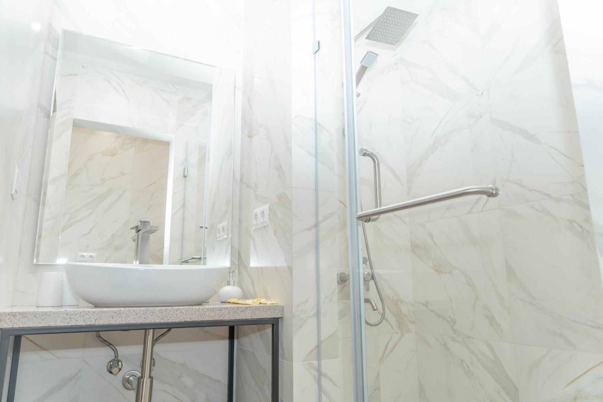 Gastello Hotel Бишкек Экстерьер фото
