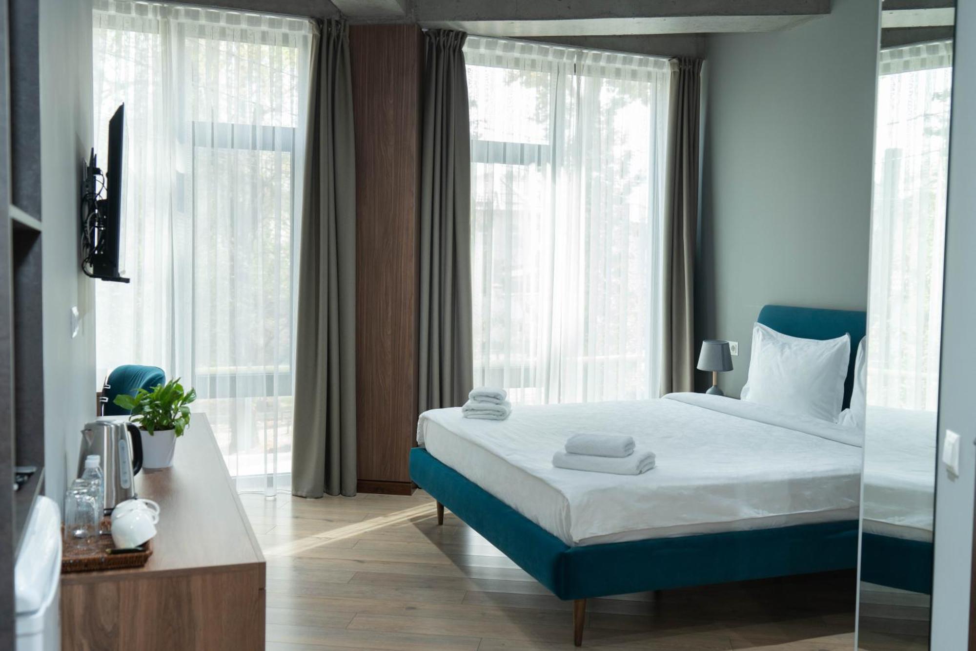 Gastello Hotel Бишкек Экстерьер фото