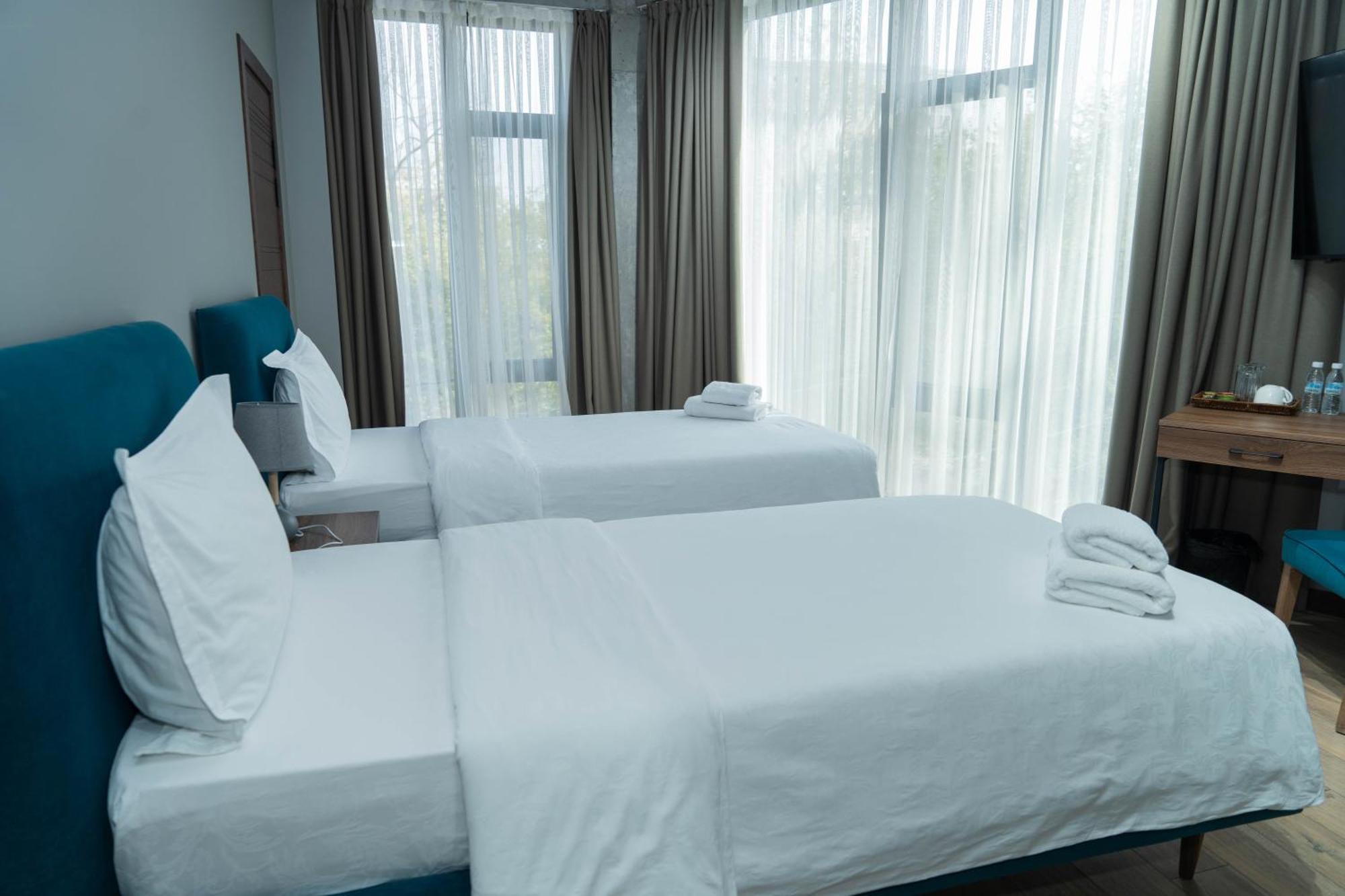 Gastello Hotel Бишкек Экстерьер фото